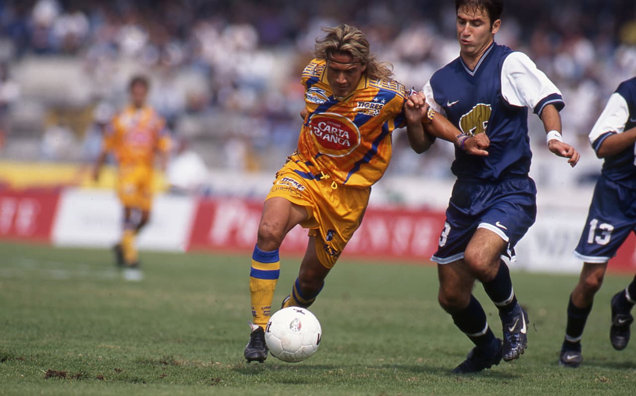 Desde Buenos Aires al cerro de la silla. El 'Matador' con pasado Rayado, se puso la camiseta de los Tigres.