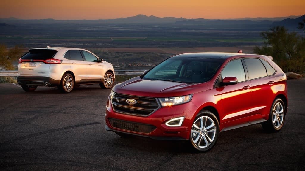 <b>Ford Edge</b>:
<br>
<br>La crossover mediana de Ford es construida en la planta del óvalo azul en la localidad de 
<b>Oakville, en la provincia de Ontario en Canadá</b>, desde donde se exporta no solo a Estados Unidos sino también a varios países europeos.