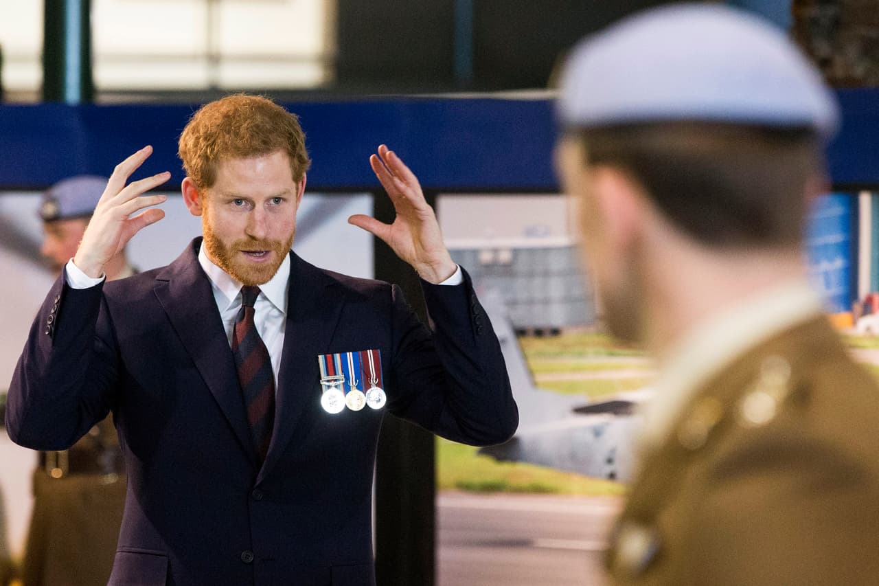 "Tener su propia licencia
<b> <a href="https://www.univision.com/famosos/separaron-su-fundacion-pero-la-tension-entre-william-y-harry-comenzo-antes-de-que-meghan-entrara-en-la-ecuacion-fotos" target="_blank">le da esa libertad</a></b>", comentó el allegado al príncipe.
<br>