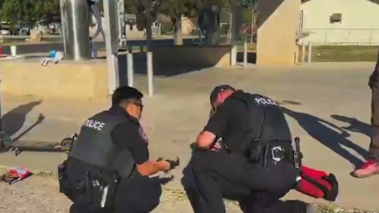 Preparan vigilia para Caleb Remmy en Hondo mientras la policía acude al lugar tras el hallazgo de un casquillo de bala