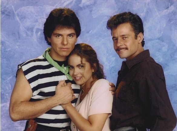 Dentro de la historia era el personaje del actor 
<b><a href="http://www.univision.com/temas/alexis-ayala">Alexis Ayala</a></b> quien quería seprara a la pareja protagónica, pues él quería el amor de 'Margarita', personaje interpretado por 
<b><a href="http://www.univision.com/temas/lucero">Lucero</a></b>.