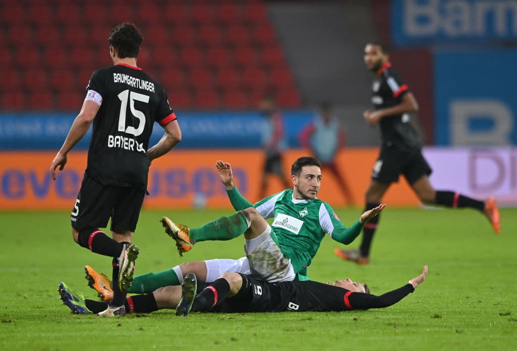 Leverkusen y Werder Bremen, tras igualar a un gol, llegaron a 29 y 15 unidades, respectivamente.