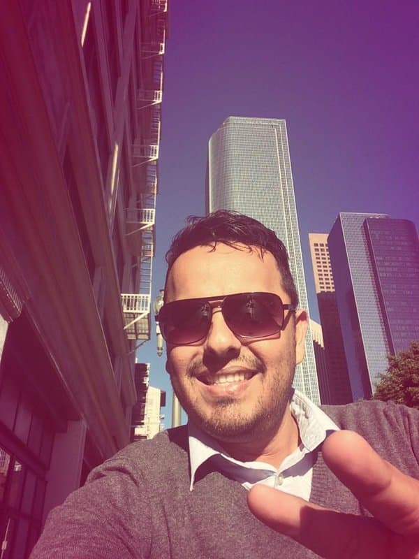 Carlos y “El Mimoso” llegaron en reemplazo de Julio Preciado. Con Banda El Recodo grabaron cinco álbums de estudio y uno en vivo.