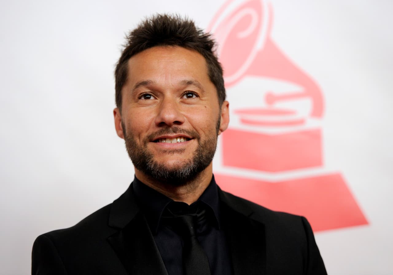 Le gusta jugar fútbol, de hecho ha declarado que de no haber sido cantante le hubiera gustado hacer deporte; él está nominado en categorías como Grabación del Año y Mejor Álbum Vocal Pop Tradicional.