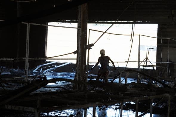Las pérdidas del incendio afortunadamente sólo fueron materiales. Ardieron carros alegóricos, disfraces y toneladas de material de utilería.