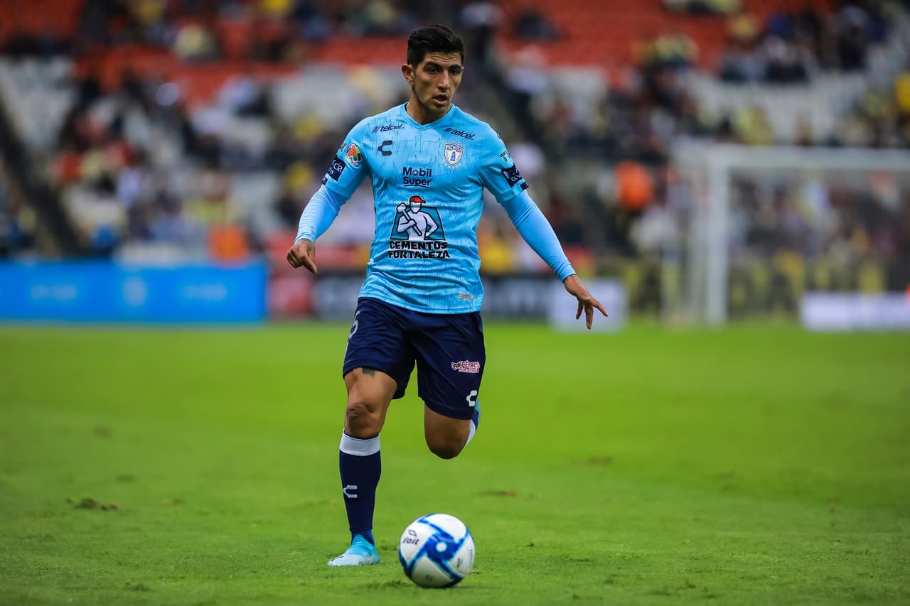 Para compensar a Guido está Víctor Guzmán. Tiene una carta muy completa y todas sus stats superan los 70 puntos, salvo la defensa, que tiene 69; otras buenas opciones son los argentinos Federico Mancuello o Leonel Miranda.