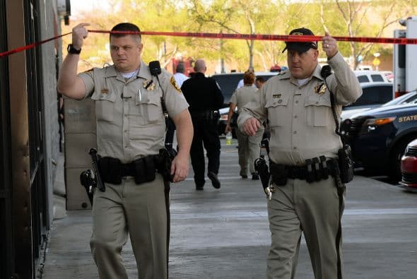 Los sospechosos son un hombre y una mujer aún no identificados.
