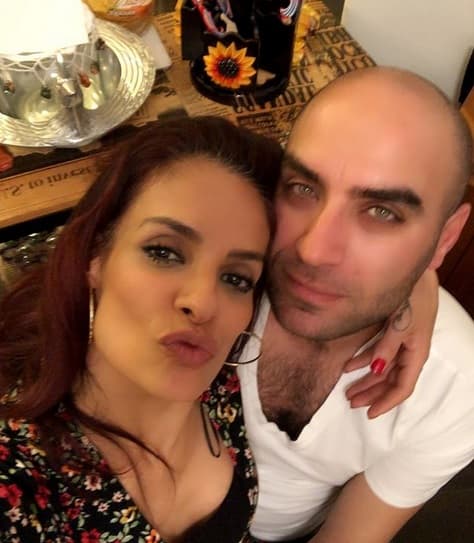 Alma Cero desconoce si este año podría llegar a contraer nupcias. De lo que 
<b>sí tiene certeza</b> es que, de casarse, no llevará los apellidos de él.