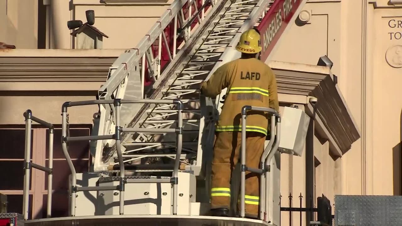 Incendios en varias zonas de Los Ángeles encienden las alarmas de autoridades