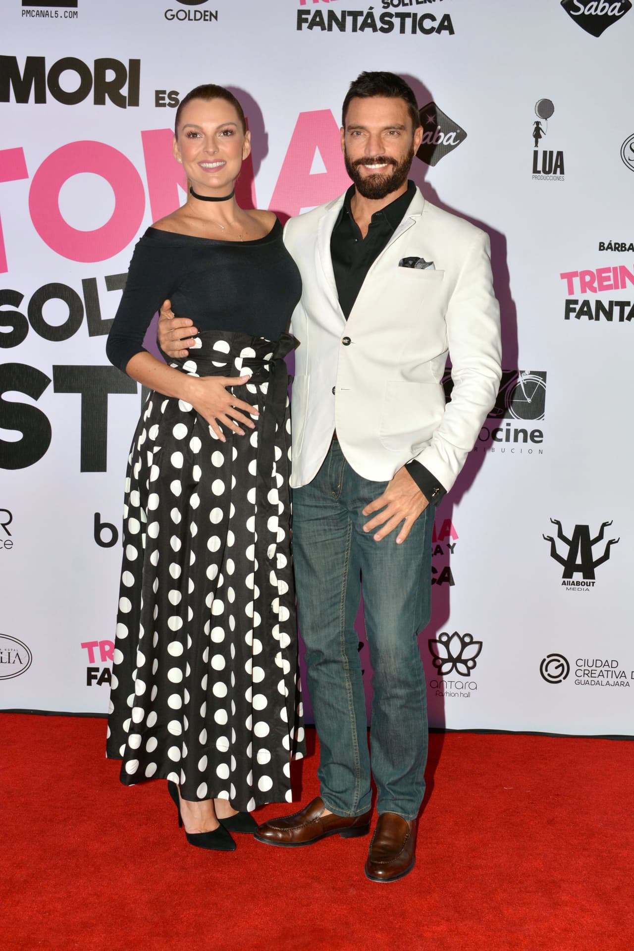 Marjorie de Sousa y Julián Gil se convirtieron en padres el 27 de enero de 2017, día en que nació Matías Gregorio.