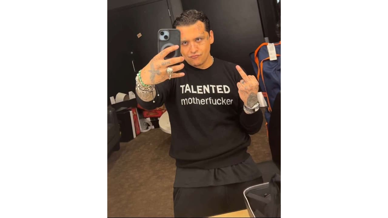 Nodal sorprendió al publicar esta foto horas antes de reportar su hospitalización.