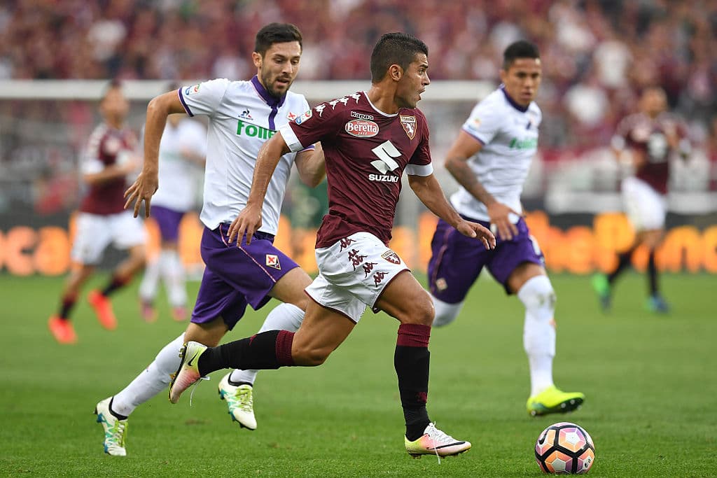 Fiorentina cayó 2-1 ante Torino, Carlos Salcedo jugó los 90 minutos