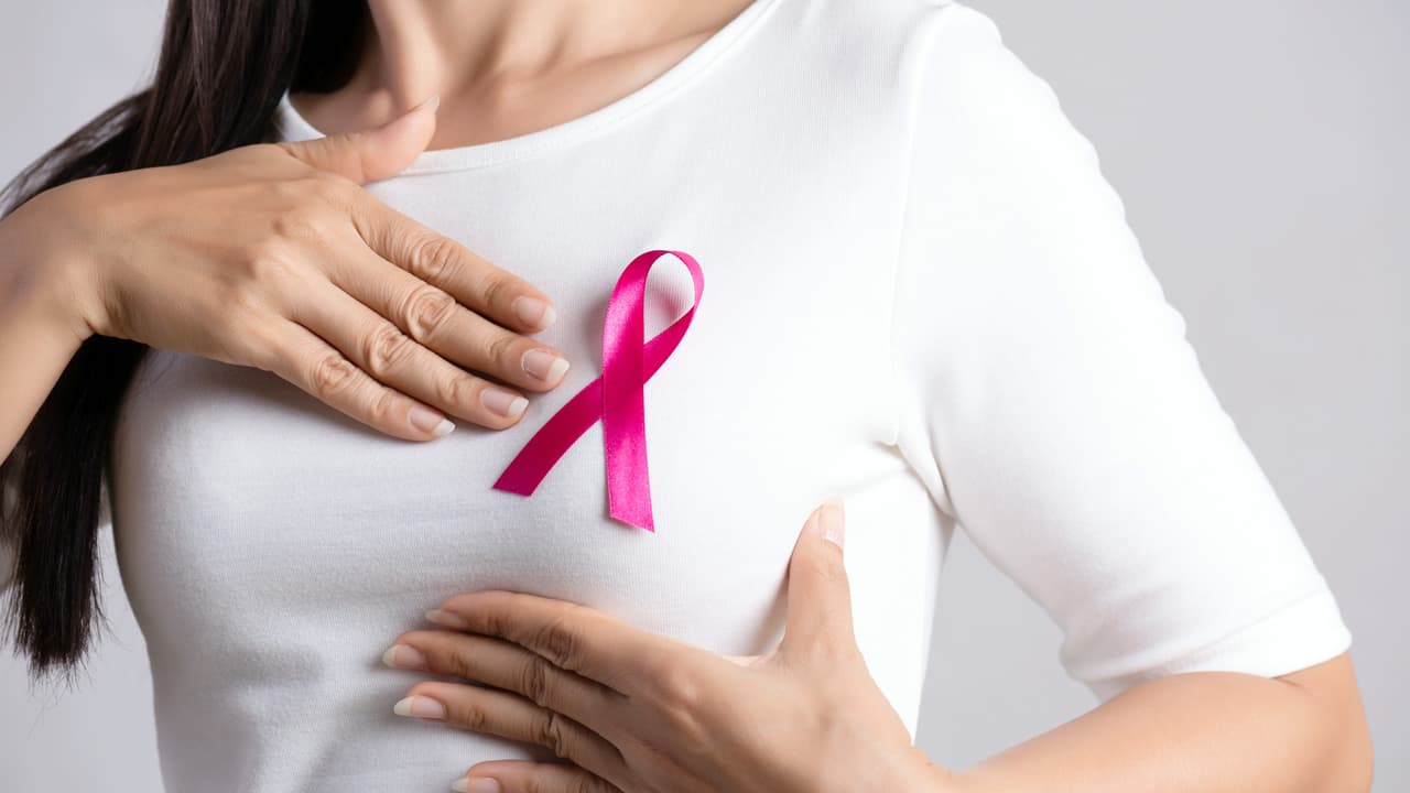 Origen, etapas y tratamientos: lo que deberías saber sobre el cáncer de mama
