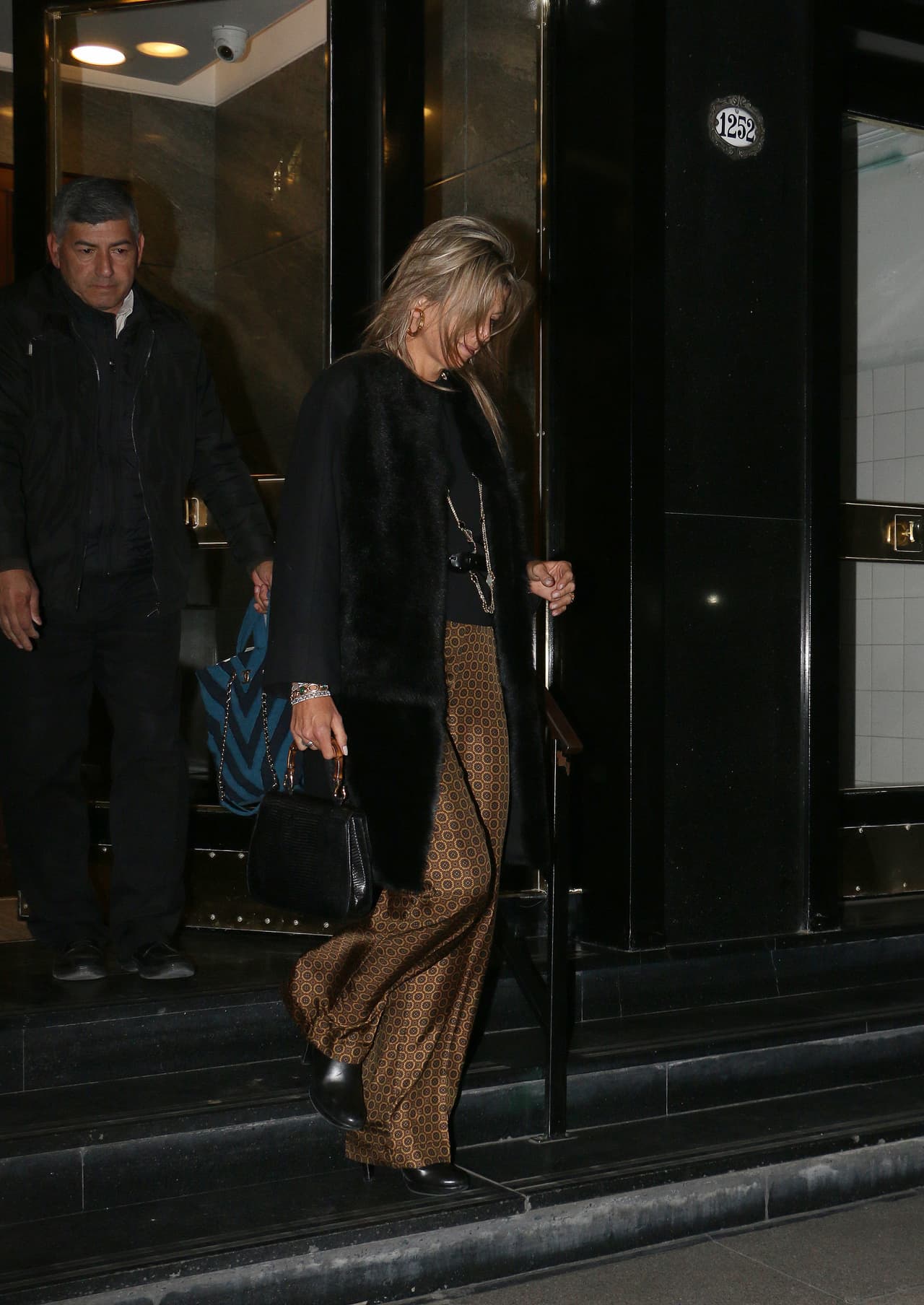 Máxima, reina de Holanda desde el 2013, tenía planes de regresar con su esposo y sus hijas el pasado lunes, cuando la salud de su padre empeoró.