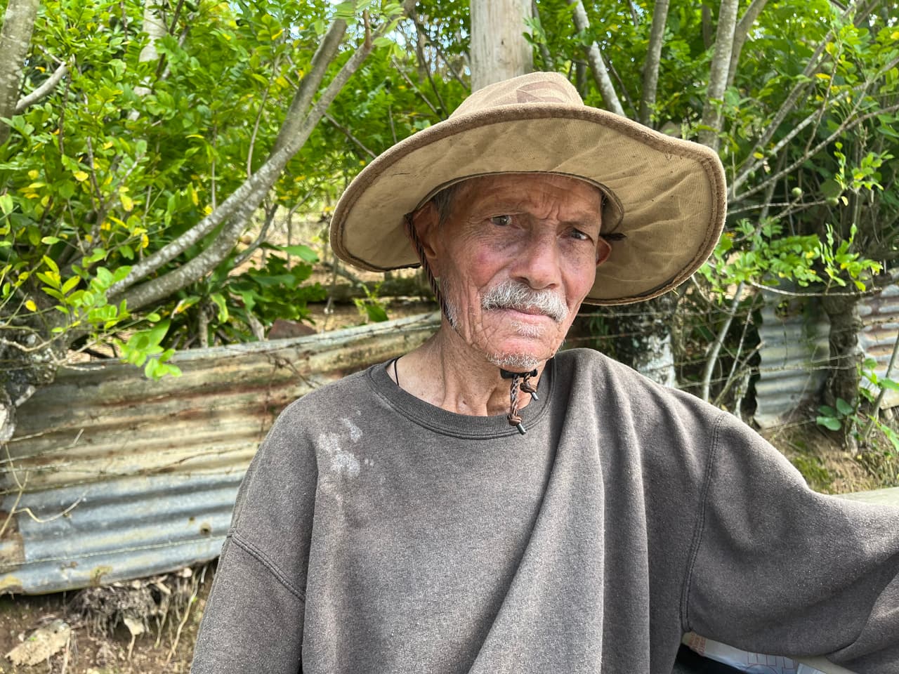 "Necesitamos que nos saquen de aquí": su papá está enfermo en una zona aislada por Fiona en Puerto Rico