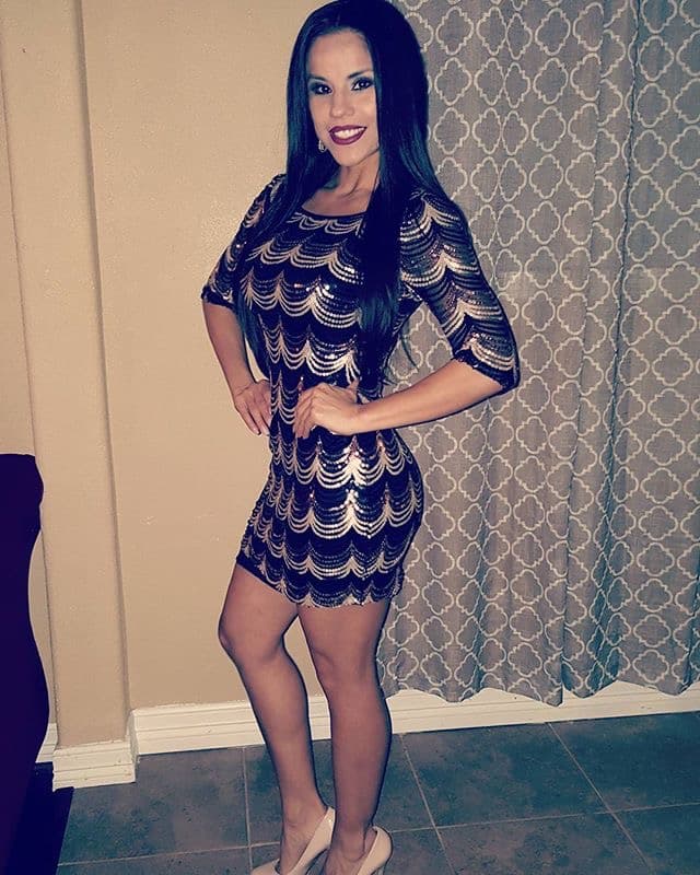 La mexicana de 32 años participó en la cuarta temporada y fue la tercera eliminada, afirma que fue callada e insegura. Ahora entiende que en la vida no hay errores, sino lecciones. La madre de dos, quiere que el público la vea como una mujer trabajadora, luchadora y positiva. Cynthia es entrenadora certificada y considera que uno de sus mayores talentos es encontrar balance entre sus responsailidades como madre y profesional.