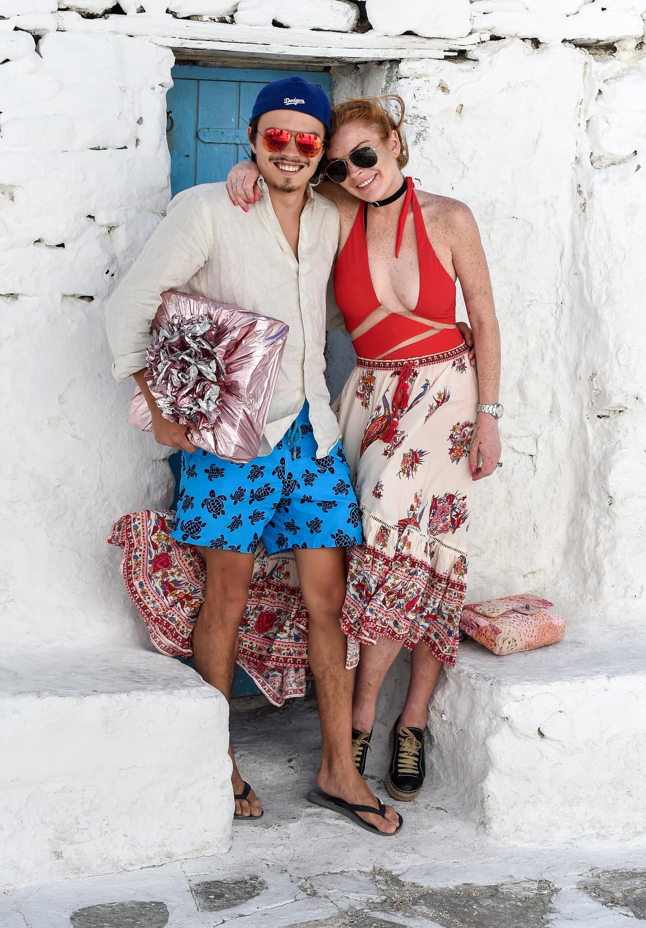 Egor Tarabasov y Lindsay Lohan siguen festejando en Grecia.