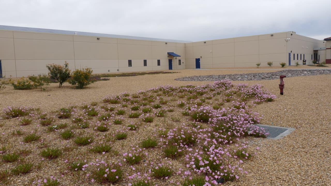 Uno de los espacios abiertos de las instalaciones , que tiene 395,000 pies cuadrados de construcción.