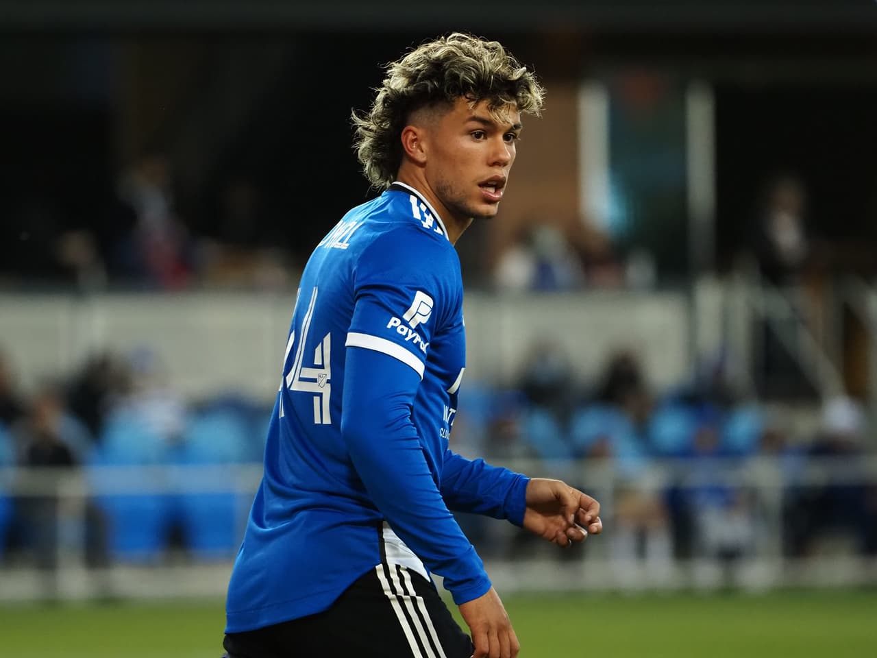 El pupilo de Matías Almeyda en los 'Quakes es un portento en el ataque, con apenas 17 años. Fue el primer jugador en sumar cuatro goles y cuatro asistencias en 2021 y sobresale por su potencia y velocidad en el área contraria.
<br>