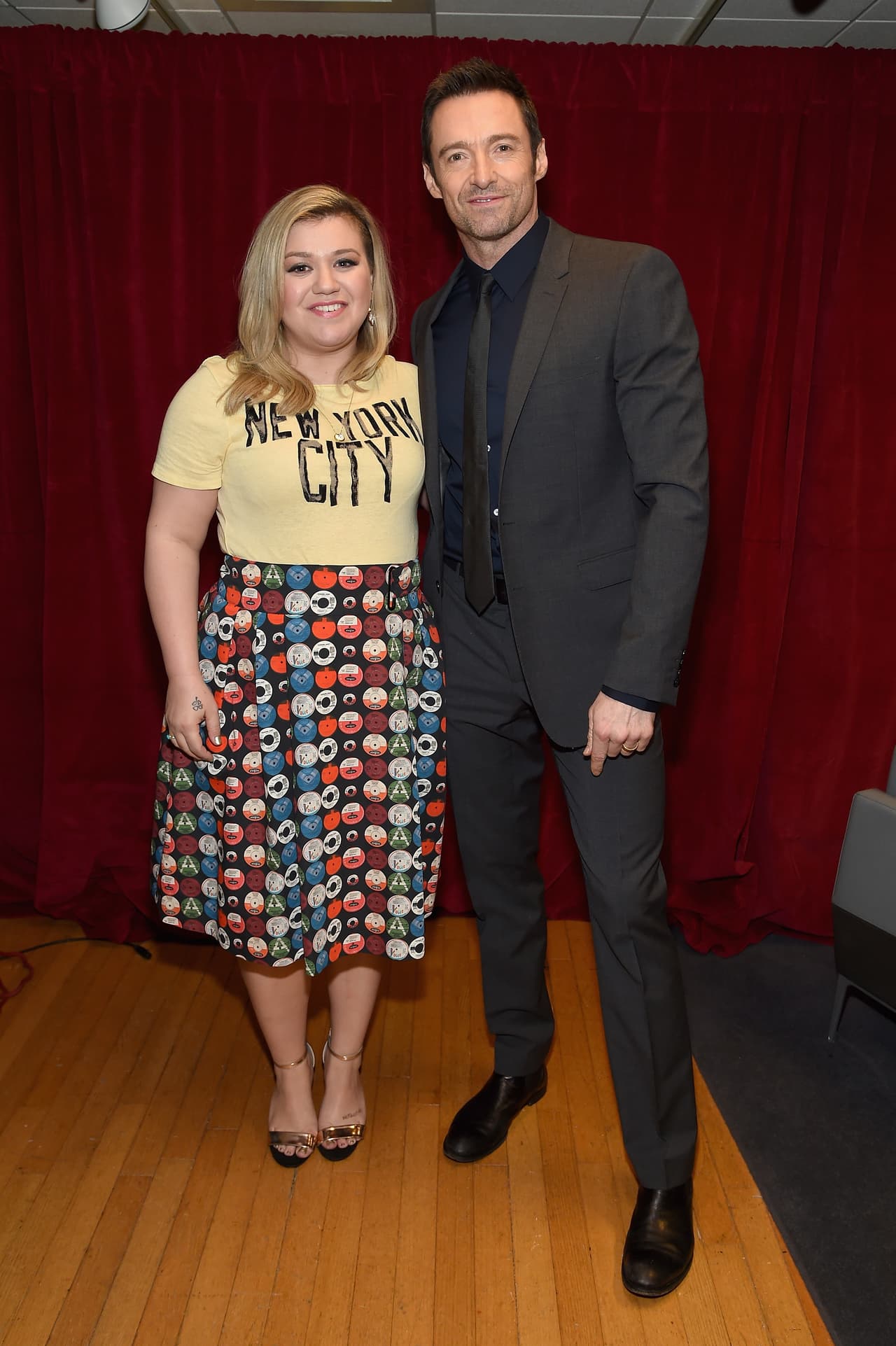 Kelly ha tenido muy buenos resultados con su estilo y no ha dejado que su imagen cambie, seguimos viendo a una cantante llena de glamour.