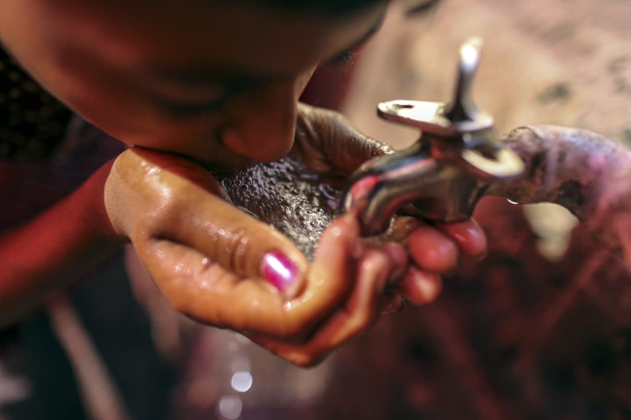 El 90% de los recursos disponibles de agua dulce del planeta están en la Antártida. Sólo el 0.007% del agua existente en la Tierra es potable, y esa cantidad se reduce año tras año debido a la contaminación. ROBERTO SCHMIDT/AFP/Getty Images