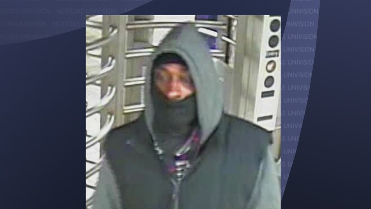 Turista es atacado sin provocación en estación del subway en Queens