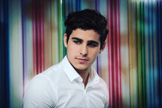 En 'Like, la leyenda', el también modelo le dará vida a Ulises, un joven de bajos recursos que estudiará en el prestigioso colegio 'Elite Way'.