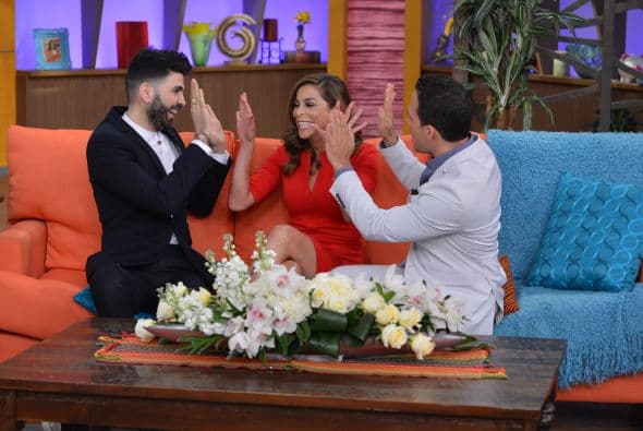 Los tres están muy emocionados de estar juntos en Sal y Pimienta.