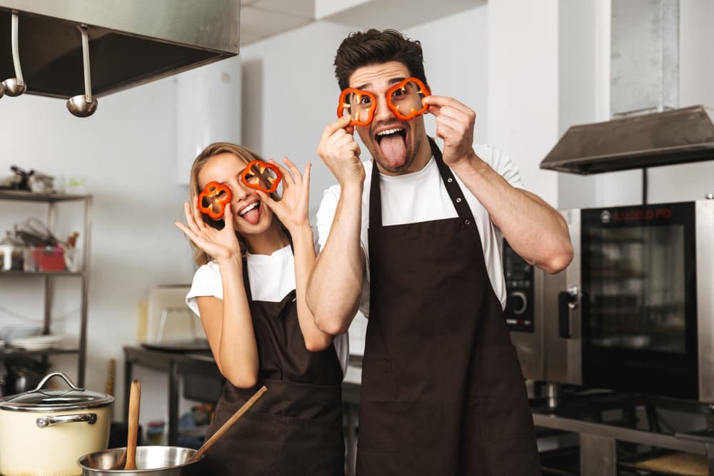 Su personalidad extrovertida, lo lleva a ser el alma de la fiesta, sin embargo, a pesar de lo que proyecta, Leo se encuentra lejos de ser dócil, solo basta un pequeño desencuentro para que salga la fiera que lleva dentro. 
<br>