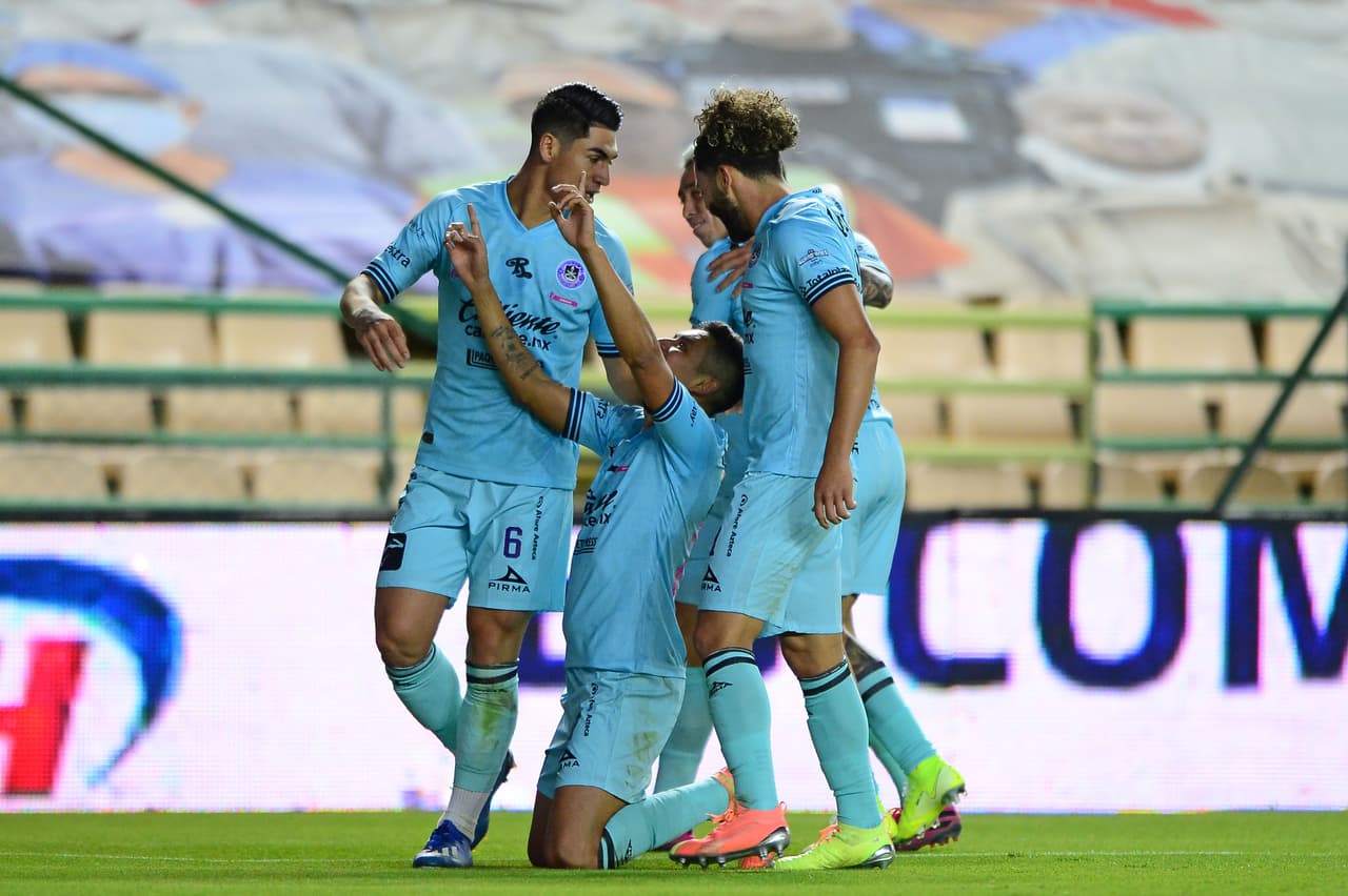 Sansores (52’), asistido por el ‘Quick’ Mendoza, fusiló desde el corazón del área.