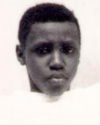 <h3 class="cms-H3-H3">David Williams</h3>
<br>
<br>Con 12 años cumplidos, David Williams desapareció el 7 de abril de 1975 junto a Steven Anderson, quien entonces tenía 17, tras ser vistos en la Escuela Estatal de New Lisbon. 
<br>
<br>Ambos niños vivían junto a la Ruta 72 en New Jersey Pinelands. 
<a href="https://www.fbi.gov/wanted/kidnap/david-williams" target="_blank">Habían sido diagnosticados con discapacidades del desarrollo y</a> requerían de un supervisión constante.
<br>
<br>Los dos fueron vistos por última vez aproximadamente a las 4:15 p.m., caminando hacia su residencia desde un campo de béisbol cercano donde habían estado jugando con miembros del personal.
<br>
<br>Williams tiene en la actualidad 58 años. 
<br>