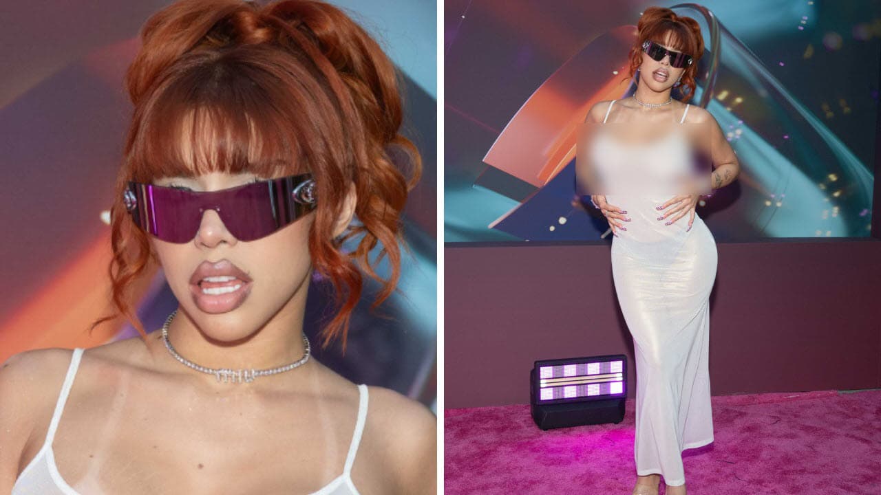 Yeri Mua deslumbra en la alfombra de Premio Lo Nuestro 2026 con atrevido look