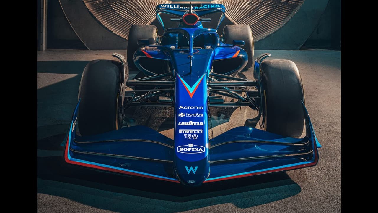 Williams presentó el FW44, volvió a usar el mismo tono de azul y eliminó el logotipo tributo a Senna 'S' de la parte delantera del auto. Los pilotos de esta monoplaza son Nicholas Latifi y Alex Albon.