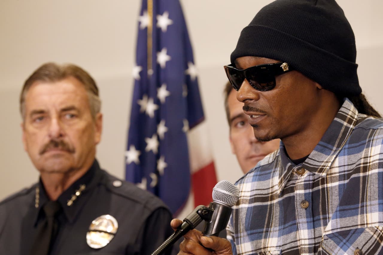 El rapero Snoop Dogg pide diálogo con la policía para calmar los ánimos tras el tiroteo en Dallas