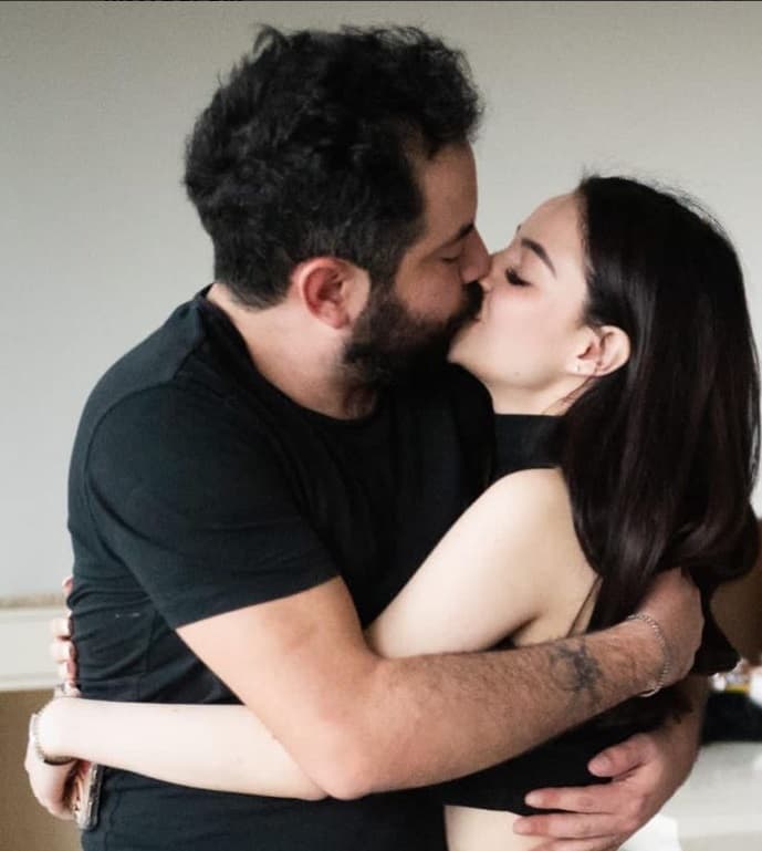 En sus cuentas de Instagram se pueden ver diversas fotos juntos donde se dedican mensajes de amor.