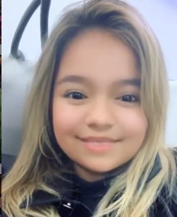 Al parecer, este se ha vuelto el filtro favorito de Karol, ya que cada que tiene un tiempo libre se graba como "bebecita".