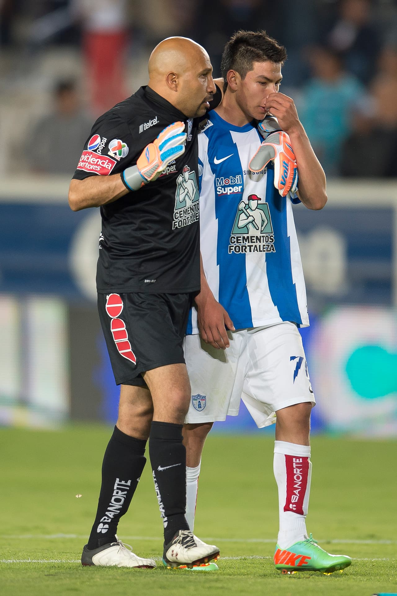 Lozano puede presumir haber hecho el 1-0 con que Pachuca venció al América en el Estadio Azteca en su debut profesional el ocho de febrero de 2014.