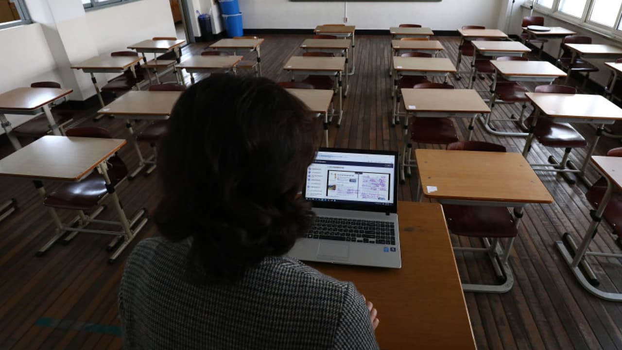 “Inaceptable”: maestros rechazan propuesta de LAUSD de enseñar desde las escuelas en tiempos de coronavirus