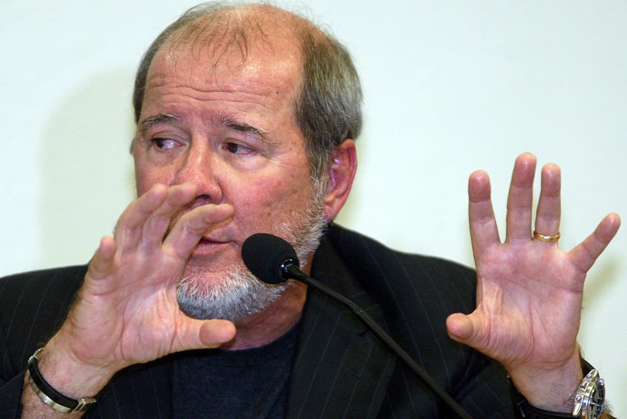 ** RETRANSMITTING TO CORRECT DAY TO THURSDAY NOT WEDNESDAY** Duda Mendonca, President Luiz Inacio Lula da Silva's campaign manager, gestures while facing questions from Congress in Brasilia, Brazil, on Thursday, Aug. 11, 2005. (AP Photo/Eraldo Peres)