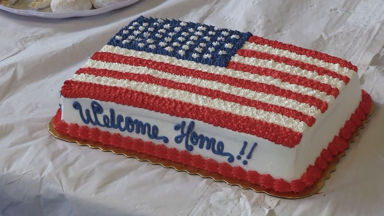 Los soldados fueron recibidos con música y comida en la Base Ramey de Aguadilla.