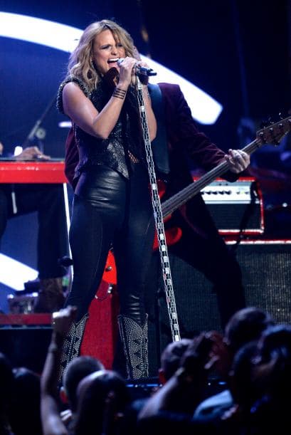 Su esposo, Blake Shelton, estaba entre el público y no paró de aplaudir su actuación.