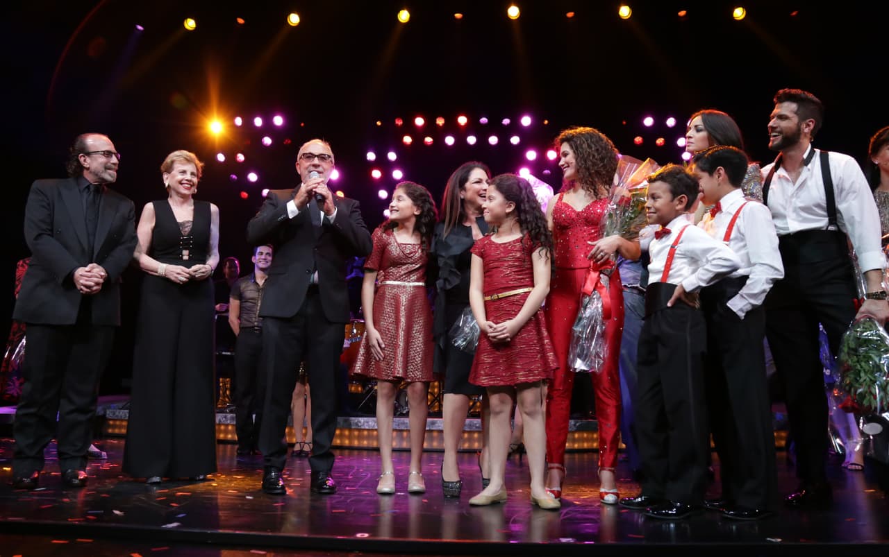 Un musical que sin duda está lleno de nostalagia y de toda esa buena música que el Miami Sound Machine inmortalizó en los 1980 y gran parte de los 1990.