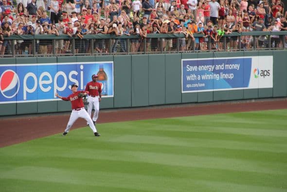 ¡El famoso comediante Will Ferrell se lució jugando con 10 equipos diferentes de la MLB  en cinco partidos del Spring Training en un solo día! Mientras los fans le hacían porras al comediante, éste les hacía bromas desde la cancha. Su hazaña fue grabada para una producción televisiva que será transmitida por HBO a finales de año.