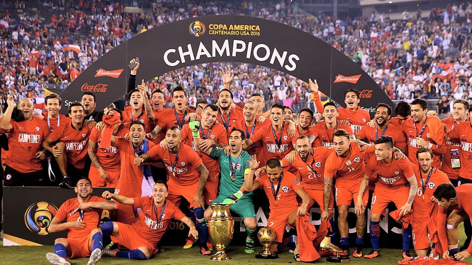 Chile es campeón de la Copa América Centenario tras vencer en penales a Argentina