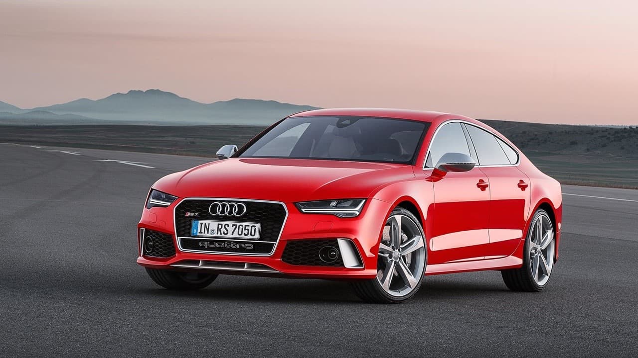 <b>Audi RS7 2017</b>
<br>
<br>Este es uno de mis favoritos en la lista. Grande, cómodo, elegante y señorial, la versión más poderosa de la familia A7 de Audi, aparte de una de las mejores experiencias de manejo disponibles, es un auto práctico y excelente para viajes largos con toda la familia.