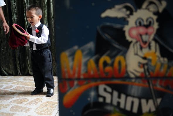 Giraldo también apuntó que James "a los tres años de edad ya quería pasar a nivel de profesional, entonces empezamos a enseñarle en el Club de Ilusionismo de Antioquia".