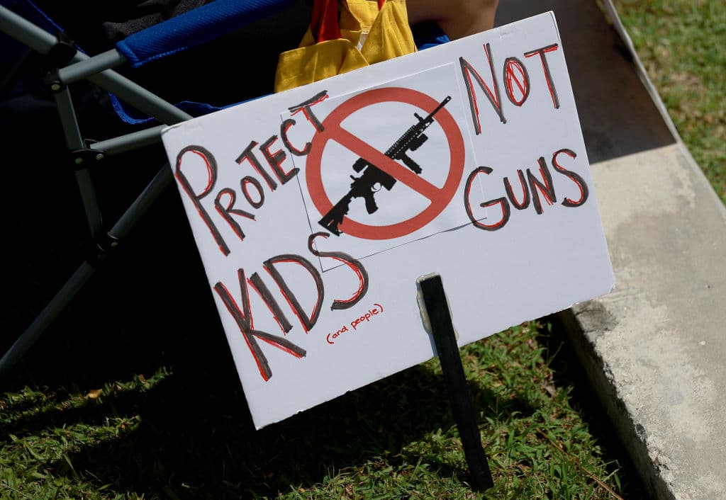 Cinco formas en que se pueden reducir los tiroteos masivos en escuelas