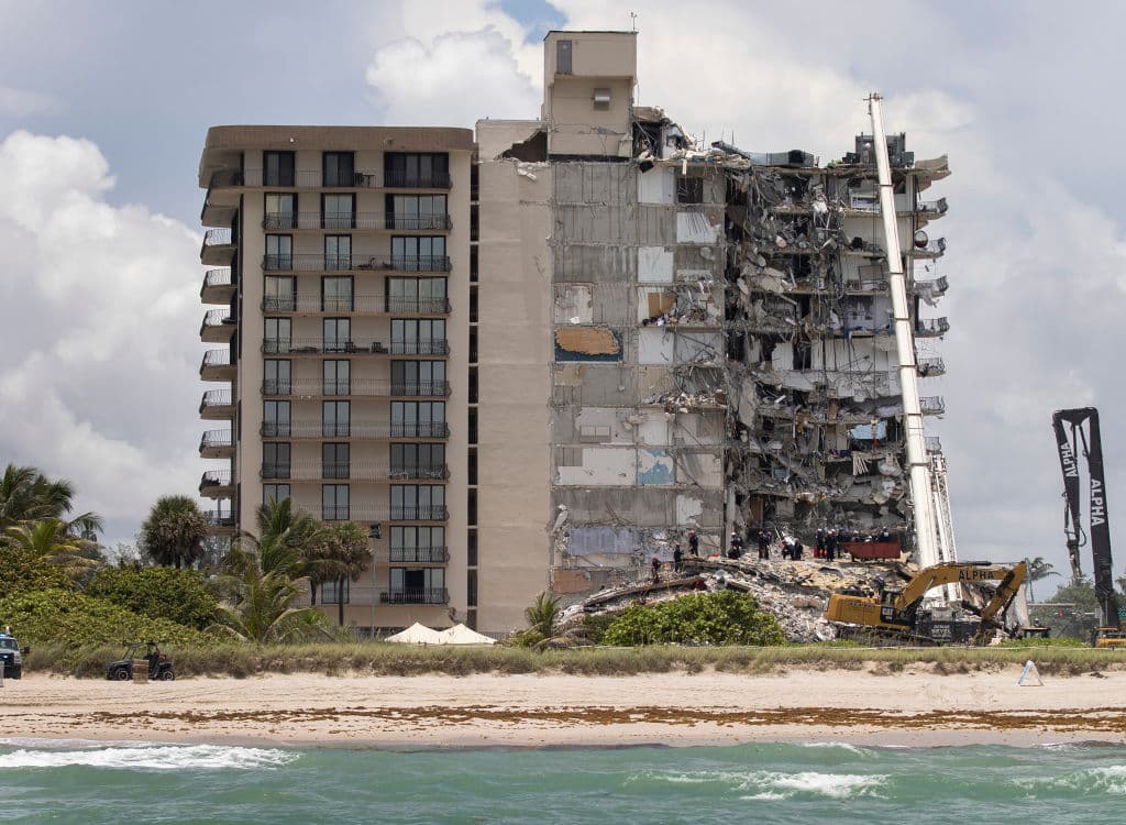 ¿Qué pudo generar el derrumbe del edificio en Surfside? Tres explicaciones para una tragedia