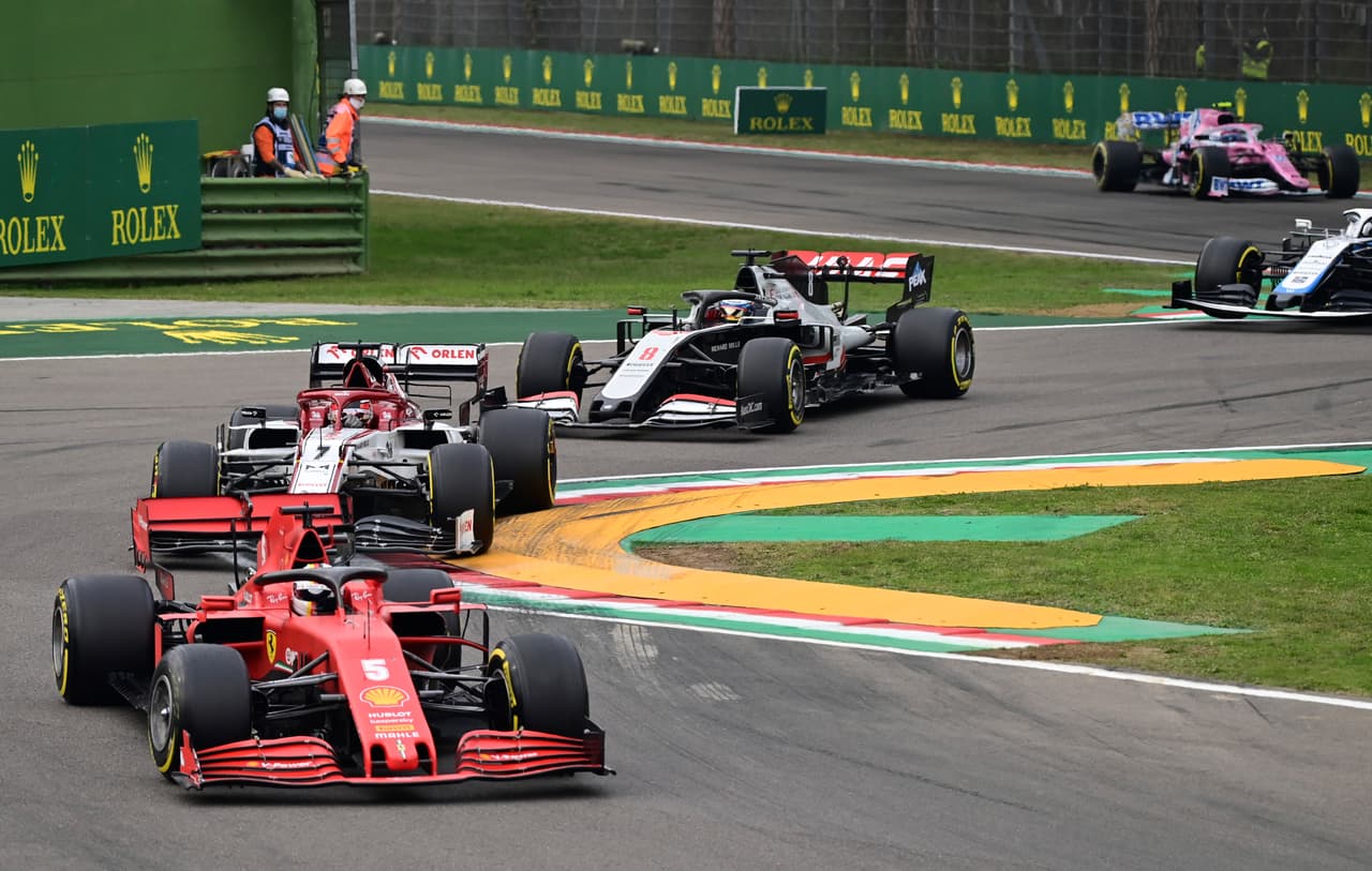 Lewis Hamilton se lleva el primer lugar en el Gran Premio de Emilia Romagna. El mexicano Sergio Pérez tuvo oportunidad de quedarse con un lugar en el podio pero Valtieri Bottas y Ricciardo fueron los pilotos ganadores. El equipo de Mercedes Benz queda campéon de constructores 2020.