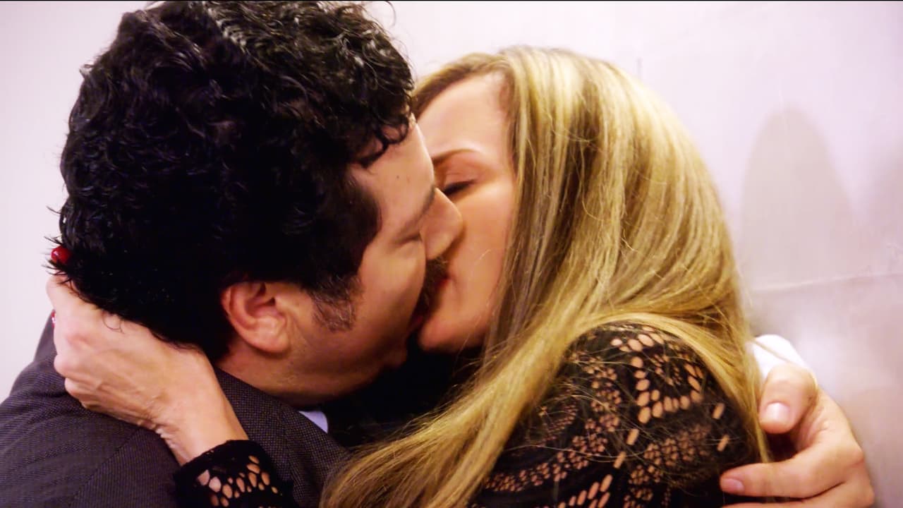 Esos sí son besos de primera. Antonia y Othón han elevado la temperatura al máximo.